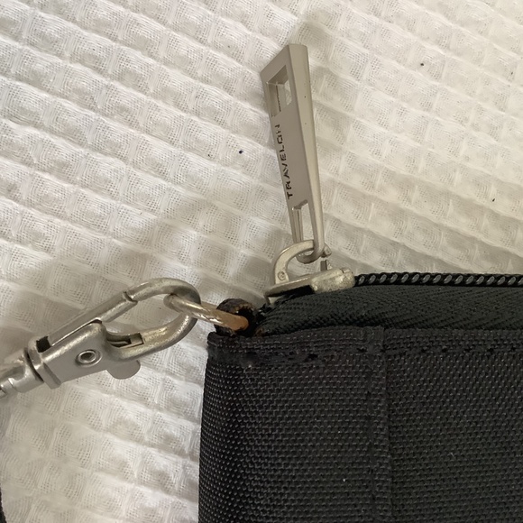 Wallet New RFID Wallet Travelon Brand New in Box Makes A Great Gift - Picture 8 of 10